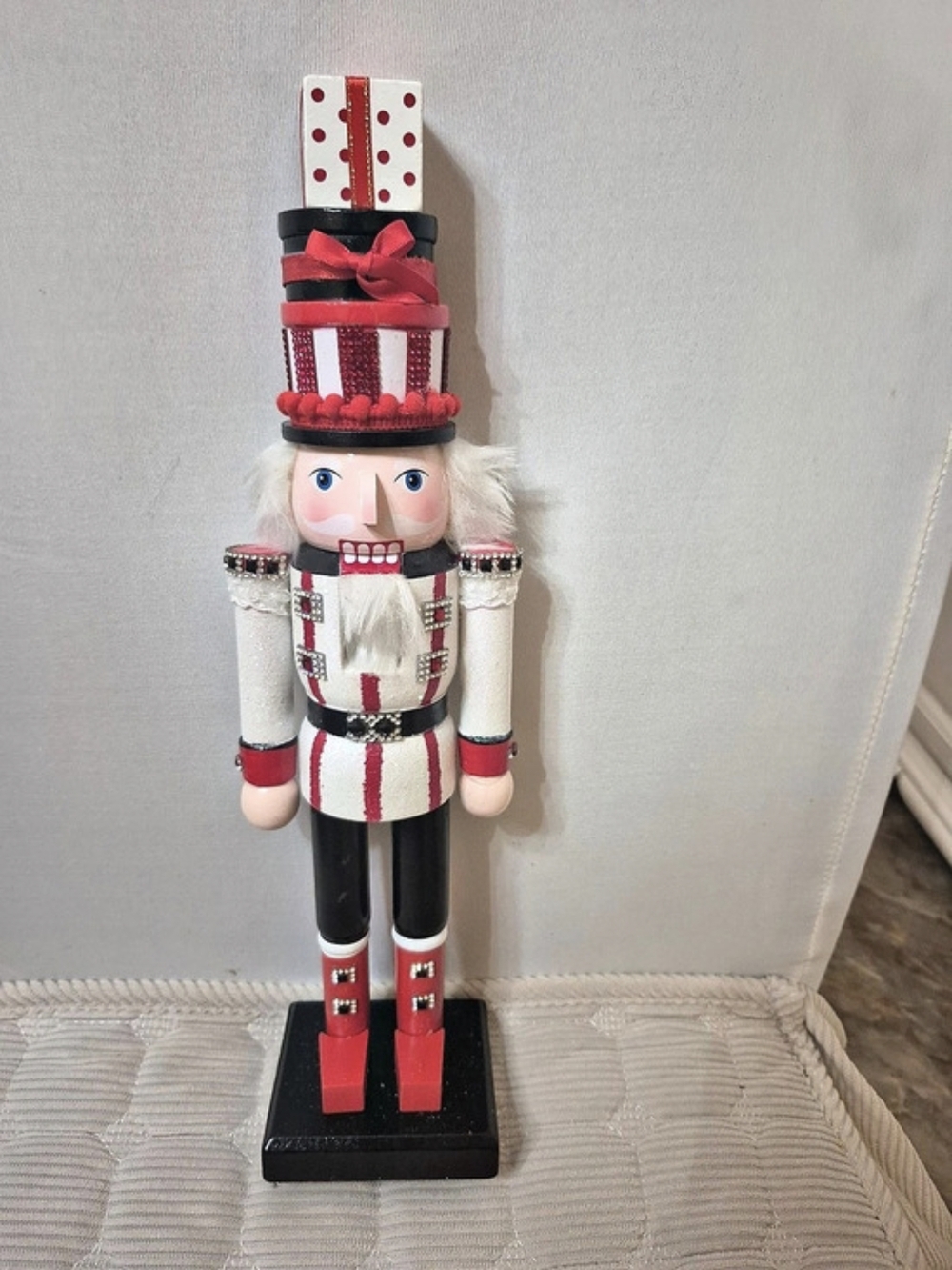 Red & White Nutcracker Holiday Decor